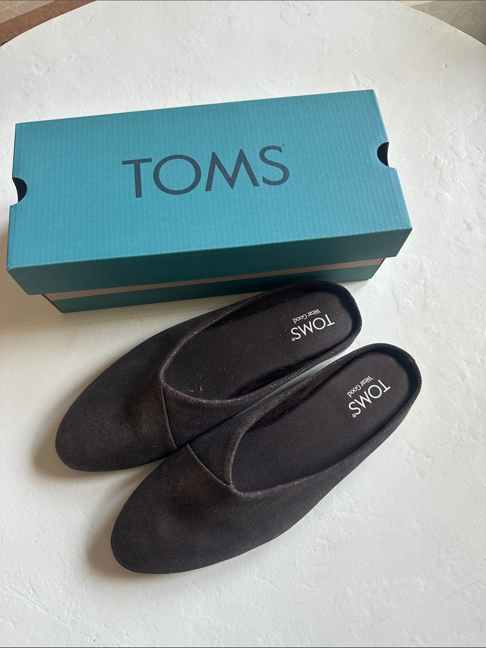 NIB Toms Women’s Amelia Brown Slip-On Loafers with Suede Finish